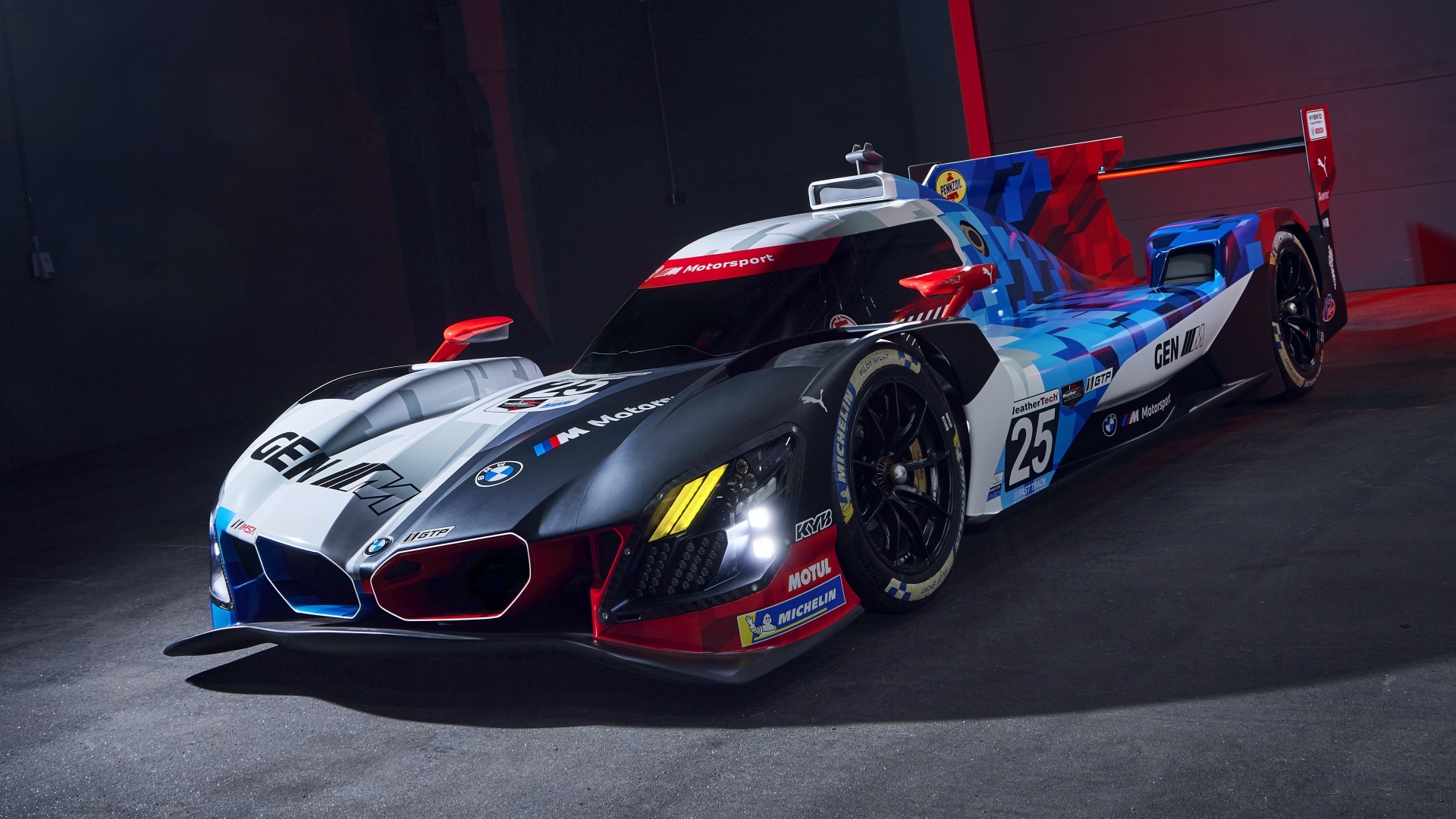 RACE CAR FOR A NEW ERA. - The BMW M Hybrid V8.