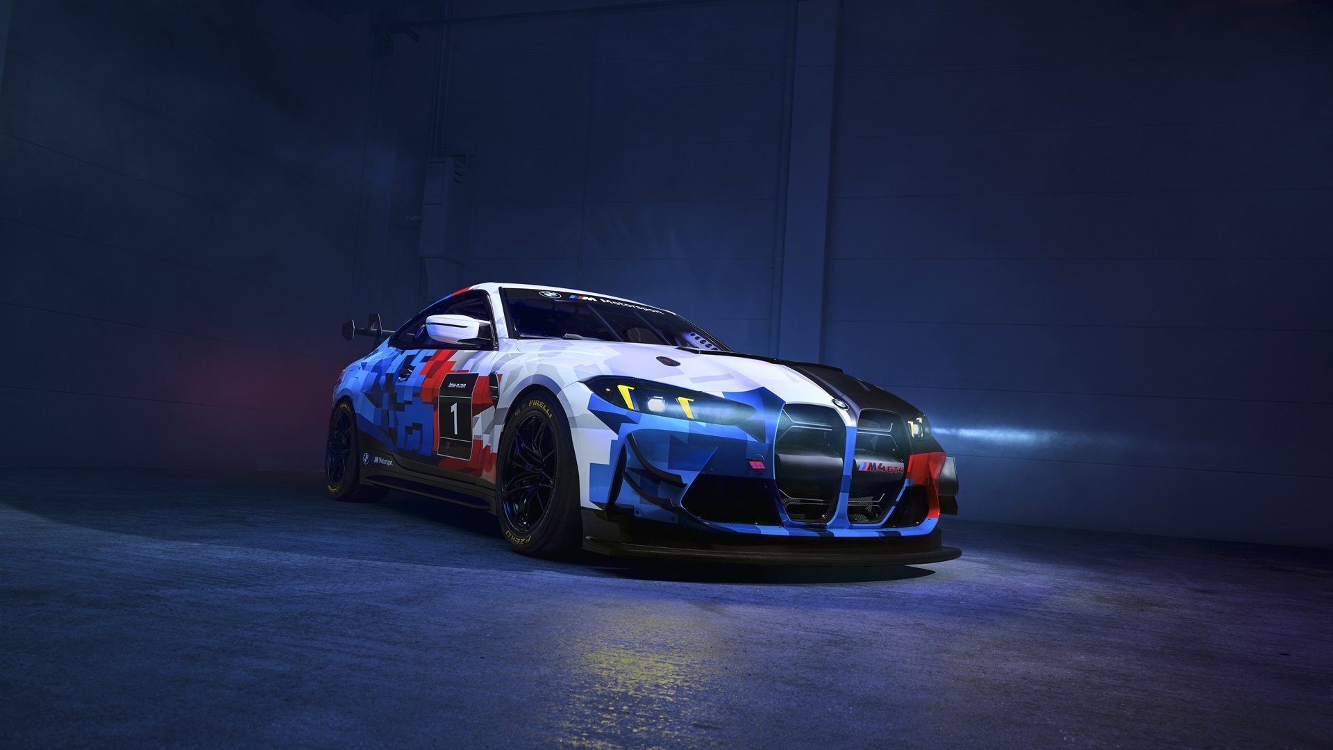 THE PERFECT CUSTOMER RACE CAR. - The BMW M4 GT4 EVO.