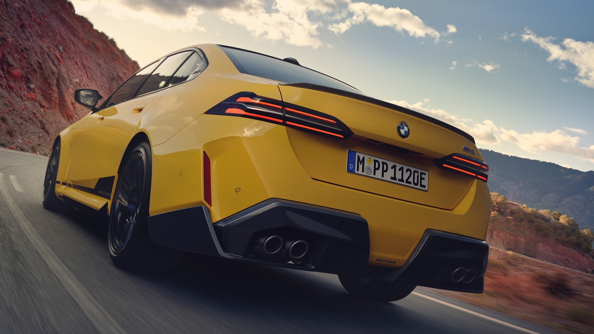 BMW M5 Limousine mit M Performance Parts