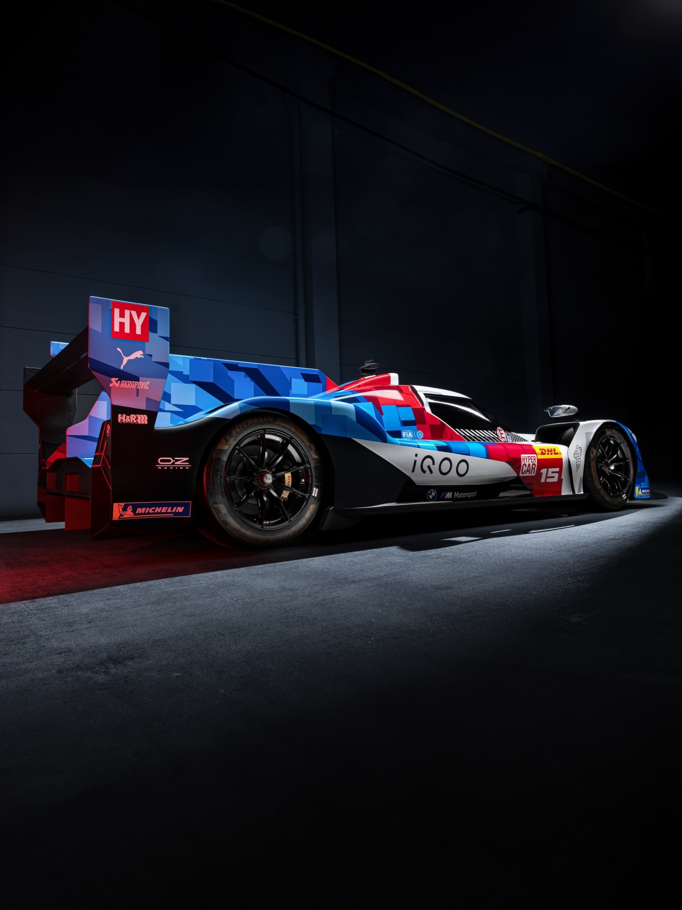 RACE CAR FOR A NEW ERA. - The BMW M Hybrid V8.