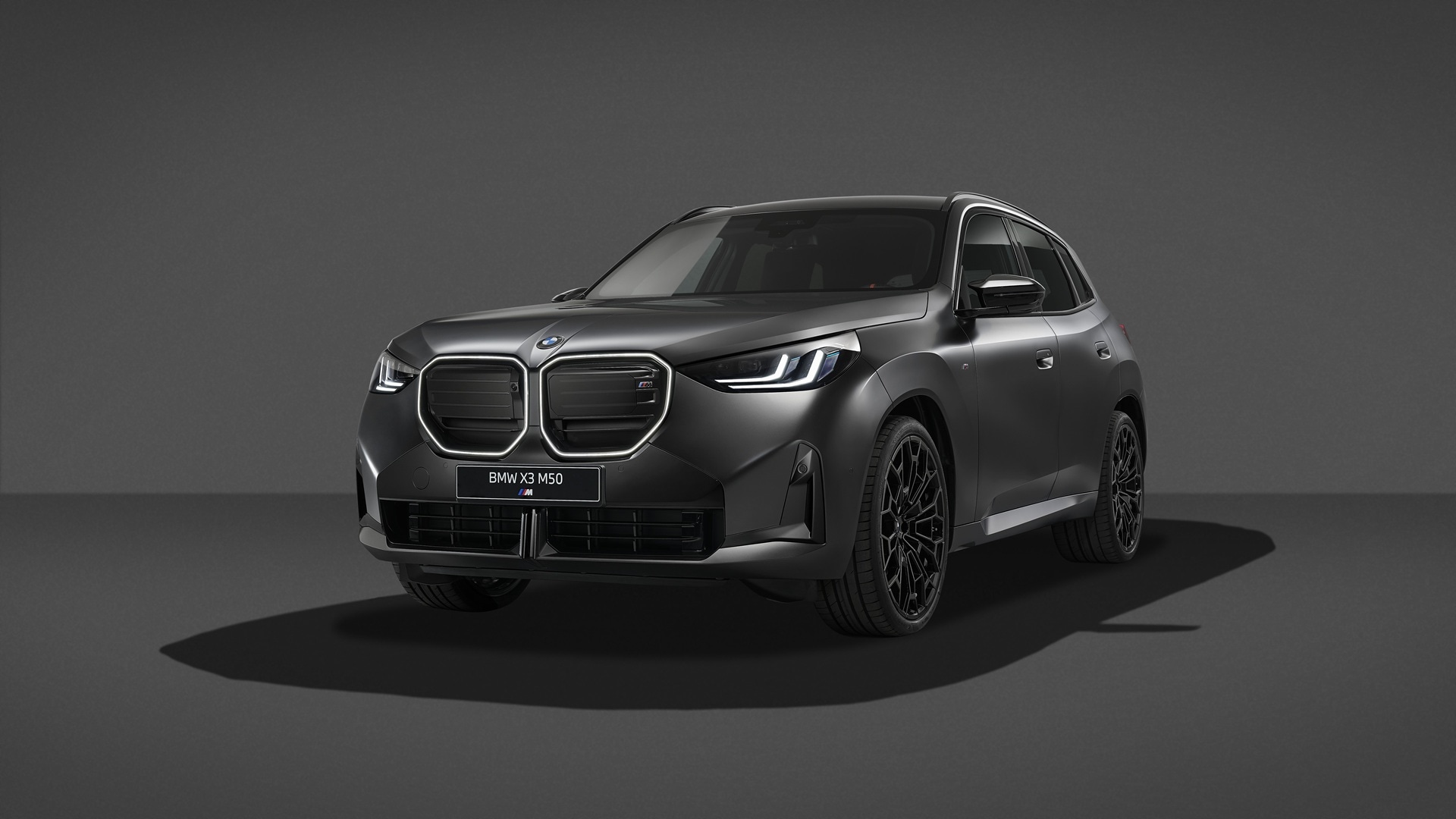 DYNAMISCHERER LOOK, MEHR LEISTUNG. - Der BMW X3 M50 xDrive mit Black Package.